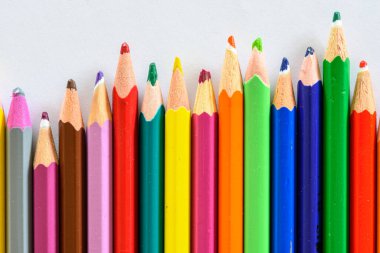 Renkli kalemler kapatın