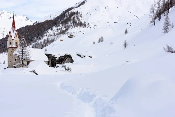 Plano Escénico Hermoso Paisaje Invierno Alrededor Casere Valle Aurina Tirol —  Fotos de Stock