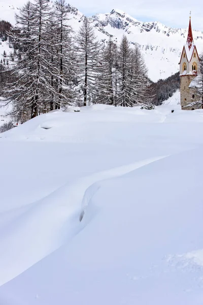 美しい冬の風景の風光明媚なショットヴァレ アウリナのカゼレ周辺 チロル イタリア — ストック写真