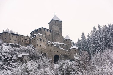 Villa Ottone ve Tures Şatosu, İtalya