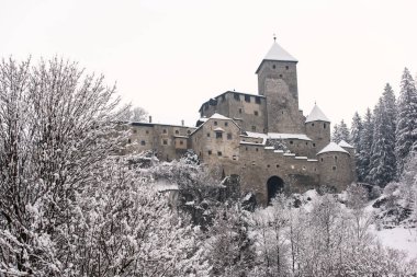 Villa Ottone ve Tures Şatosu, İtalya