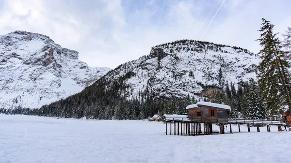 Malownicze Ujęcie Pięknego Zimowego Krajobrazu Wokół Jeziora Braies Prags Dolomites — Zdjęcie stockowe