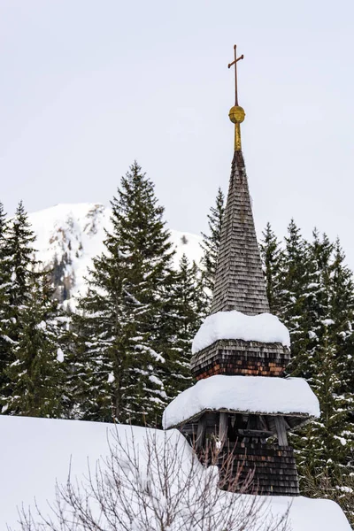 Γραφική Εικόνα Του Όμορφου Χειμερινού Τοπίου Γύρω Από Λίμνη Braies — Φωτογραφία Αρχείου