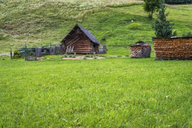 İtalya 'nın dağlarındaki Sappada köyü