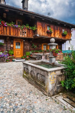 İtalya 'nın dağlarındaki Sappada köyü