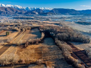 İtalya 'nın Udine ilindeki küçük şehirlerdeki binaların hava görüntüleri