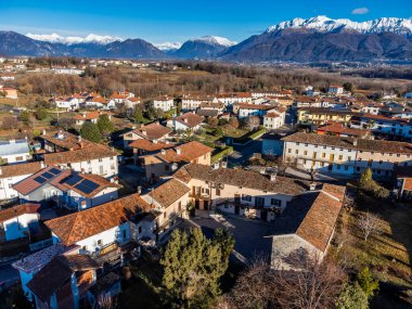İtalya 'nın Udine ilindeki küçük şehirlerdeki binaların hava görüntüleri