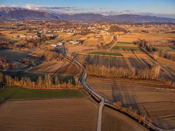 Luftaufnahme Der Schönen Kathedrale Und Gebäude Der Kleinstadt Cassacco Italien — Stockfoto