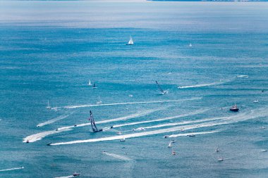 Uluslararası yelkencilik yarışlarının havadan görünüşü
