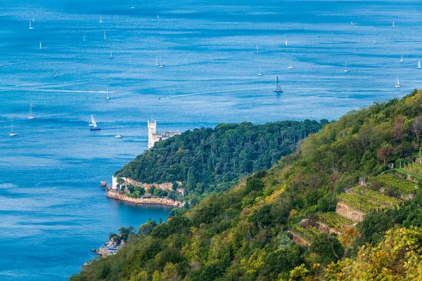 Akdeniz 'in güzel manzarası