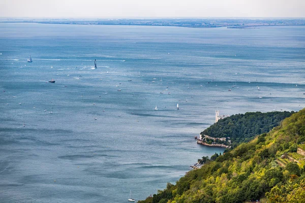Uluslararası yelkencilik yarışlarının havadan görünüşü