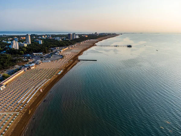 İtalya 'nın Lignano Sabbiadoro sahilinin havadan görünüşü.
