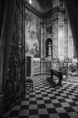 Perugia, İtalya - 23 Haziran 2022: Antik katedral iç mimarisi