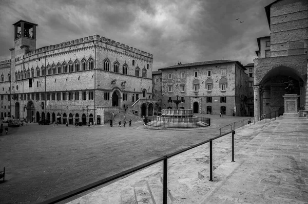 ペルージャ イタリア 6月2022 古代都市の噴水のある中央広場 — ストック写真