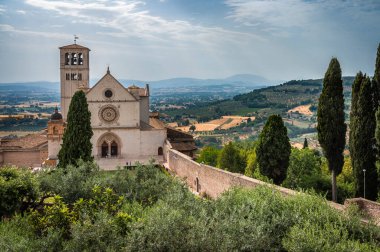 Assisi, İtalya 'daki güzel şapel binasının manzarası.