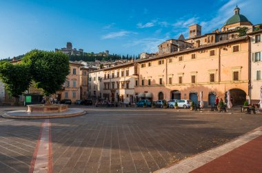 Assisi, İtalya - 23 Haziran 2022: Siena, İtalya 'nın eski Asisi kasabası