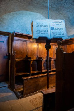 İtalya, Umbria - 24 Haziran 2022: Santa Maria delle Carceri-Münzevi Evi. 