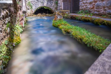 Rasiglia köyü manzarası, Umbria, İtalya.