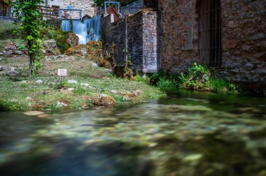 Rasiglia köyü manzarası, Umbria, İtalya.