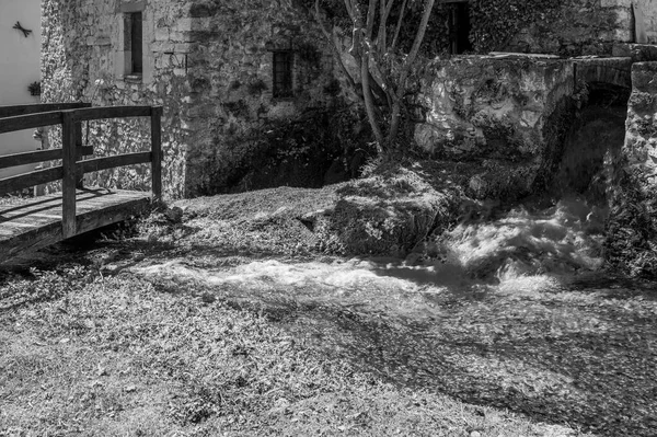 Pohled Vesnici Rasiglia Umbria Itálie Černobílá Fotografie — Stock fotografie