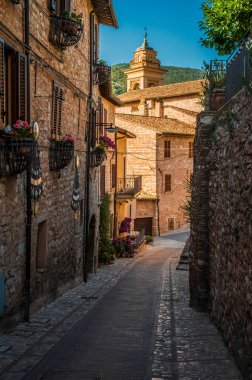 Umbria 'daki köyün ortaçağ mimarisi, büyü.