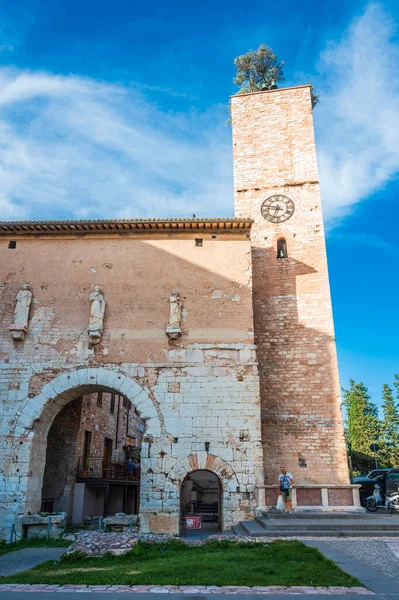 Umbria村的中世纪建筑 Spello的魔力 — 图库照片