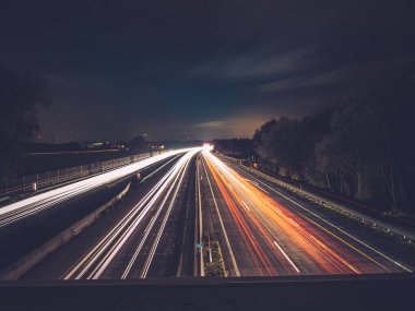 Gece trafik ışıkları