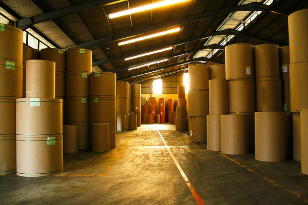 Kağıt rulo yığını, kağıt fabrikası deposu