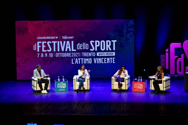 Marta Bassino Sofia Goggia Durante Festival Eventos Dello Sport 2021 — Foto de Stock