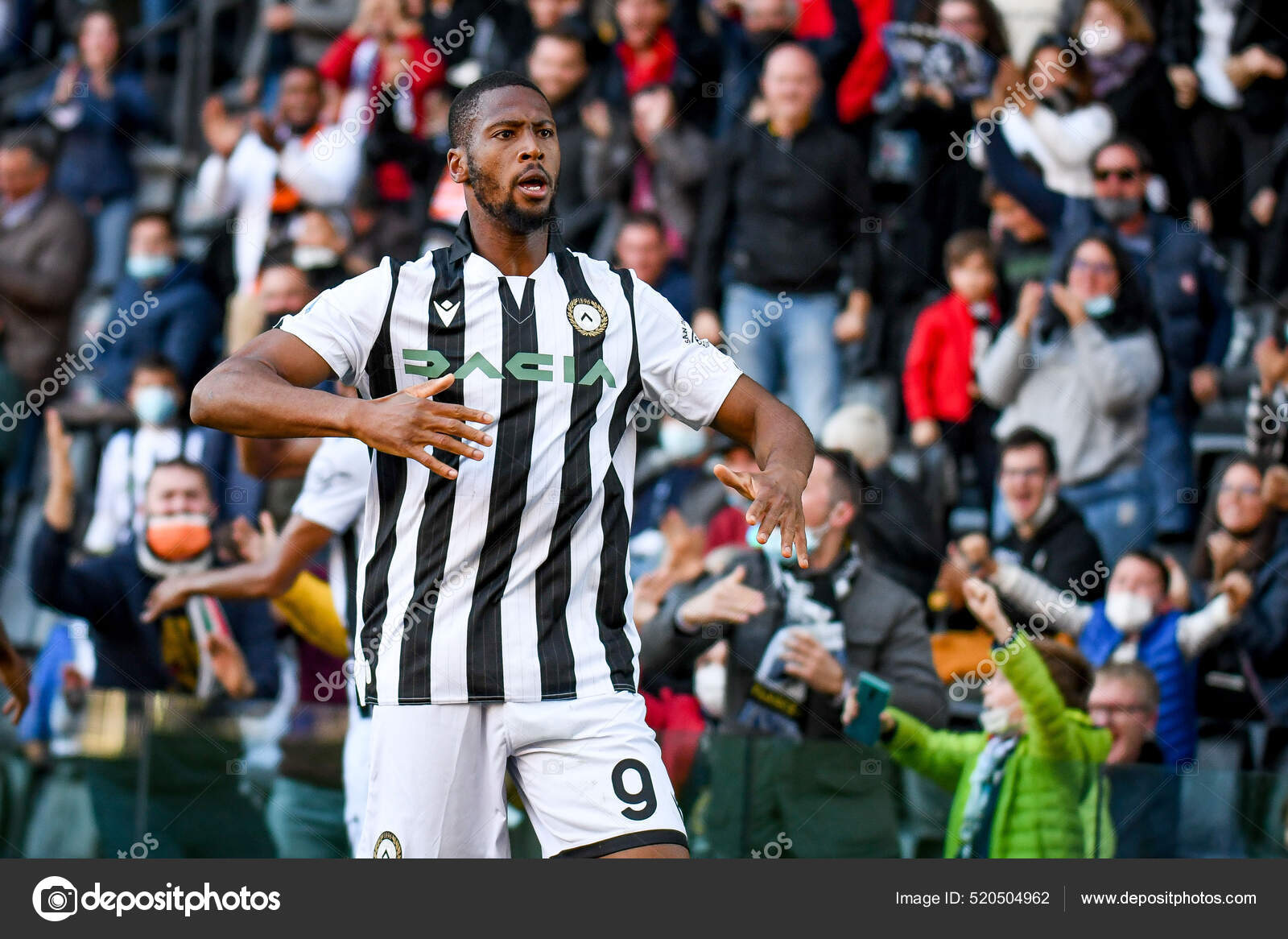 Genoa Cfc Vs Cagliari Calcio Foto Editorial - Imagem de objetivo