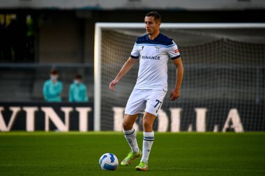 Adam Marusiç (Lazio) İtalyan futbolu Serie A maçı sırasında İtalya 'nın Verona kentindeki Marcantonio Bentegodi Stadyumu' nda Hellas Verona FC 'ye karşı SS Lazio maçında görev başında.