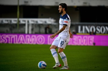 Luis Alberto (Lazio) İtalyan futbolu Serie A maçı sırasında İtalya 'nın Verona kentindeki Marcantonio Bentegodi Stadyumu' nda Hellas Verona FC 'ye karşı SS Lazio maçında rol aldı.