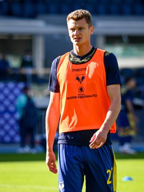 Pawel Dawidowicz (Verona) İtalyan futbol takımı Serie A maçında ısınma turunda portresi Hellas Verona FC - SS Lazio maçı sırasında İtalya 'nın Verona kentindeki Marcantonio Bentegodi Stadyumu' nda 24 Ekim 2021 - Fotoğraf: Ettore Griffoni