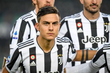 İtalyan futbolu Serie A maçında Paulo Dybala (Juventus) portresi Hellas Verona FC 'ye karşı Juventus FC maçı Verona, İtalya' da Marcantonio Bentegodi Stadyumu 'nda, 30 Ekim 2021