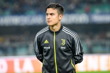 İtalyan futbolu Serie A maçında Paulo Dybala (Juventus) portresi Hellas Verona FC 'ye karşı Juventus FC maçı Verona, İtalya' da Marcantonio Bentegodi Stadyumu 'nda, 30 Ekim 2021