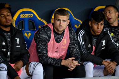 Matthijs De Ligt (Juventus) İtalya futbolu Serie A maçı sırasında İtalya 'nın Verona kentindeki Marcantonio Bentegodi Stadyumu' nda Hellas Verona FC ile Juventus FC karşılaşması sırasında kürsüde portre - 30 Ekim 2021