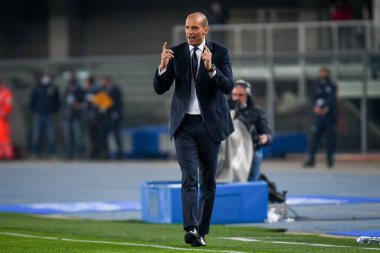 Massimiliano Allegri (Teknik Direktör Juventus) 30 Ekim 2021 'de İtalya' nın Verona kentinde Marcantonio Bentegodi Stadyumu 'nda oynanan Hellas Verona FC - Juventus FC karşılaşmasında jestler yaptı.