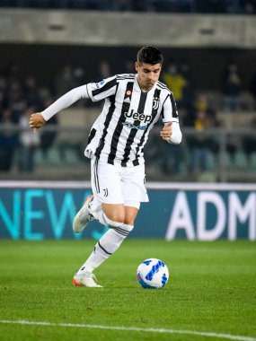 Alvaro Morata (Juventus) İtalyan futbol takımı Serie A 'nın 30 Ekim 2021' de İtalya 'nın Verona kentinde Marcantonio Bentegodi Stadyumu' nda oynanan Hellas Verona FC - Juventus FC maçı sırasında görev başında.