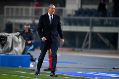 Massimiliano Allegri (Teknik Direktör Juventus) 30 Ekim 2021 'de İtalya' nın Verona kentinde Marcantonio Bentegodi Stadyumu 'nda oynanan Hellas Verona FC - Juventus FC karşılaşmasında jestler yaptı.