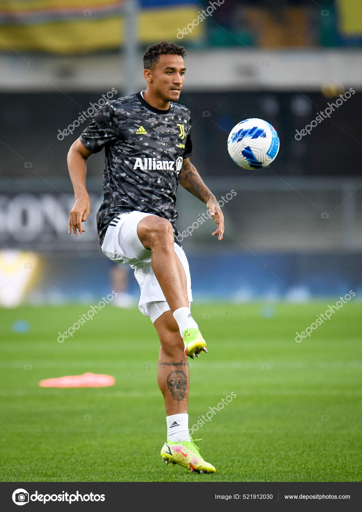 Referee danilo hi-res stock photography and images - Alamy