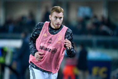 Dejan Kulusevski (Juventus) İtalyan futbol takımı Serie A 'nın 30 Ekim 2021' de İtalya 'nın Verona kentindeki Marcantonio Bentegodi Stadyumu' nda oynanan Hellas Verona FC - Juventus FC maçı sırasında portresi