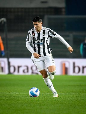 Alvaro Morata (Juventus) İtalyan futbol takımı Serie A 'nın 30 Ekim 2021' de İtalya 'nın Verona kentinde Marcantonio Bentegodi Stadyumu' nda oynanan Hellas Verona FC - Juventus FC maçı sırasında görev başında.