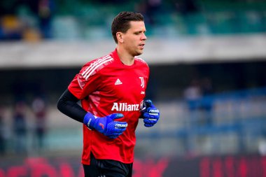 İtalyan futbol takımı Serie A maçında ısınma turunda Wojciech Szczesny 'nin Portresi (Juventus) 30 Ekim 2021' de İtalya 'nın Verona kentinde Marcantonio Bentegodi Stadyumu' nda Hellas Verona FC 'ye karşı Juventus FC maçı