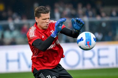 Wojciech Szczesny (Juventus) İtalyan futbolu Serie A karşılaşmasında ısınma turu sırasında İtalya 'nın Verona kentindeki Marcantonio Bentegodi Stadyumu' nda Hellas Verona FC - 30 Ekim 2021
