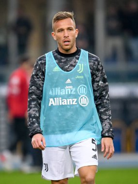 Melo Arthur (Juventus) İtalyan futbol takımı Serie A 'nın 30 Ekim 2021' de İtalya 'nın Verona kentindeki Marcantonio Bentegodi Stadyumu' nda oynanan Hellas Verona FC - Juventus FC maçında ısınma turu sırasında portresi