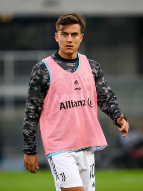 Paulo Dybala (Juventus) İtalyan futbolu Serie A maçında ısınma turu sırasında Verona, İtalya 'daki Marcantonio Bentegodi Stadyumu' nda Hellas Verona FC - 30 Ekim 2021