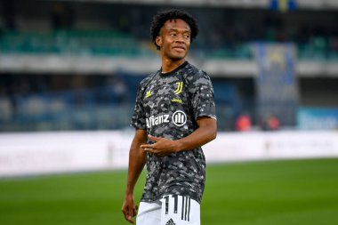 Juan Cuadrado (Juventus) İtalyan futbolu Serie A maçında ısınma turu sırasında Verona, İtalya 'daki Marcantonio Bentegodi Stadyumu' nda Hellas Verona FC - 30 Ekim 2021