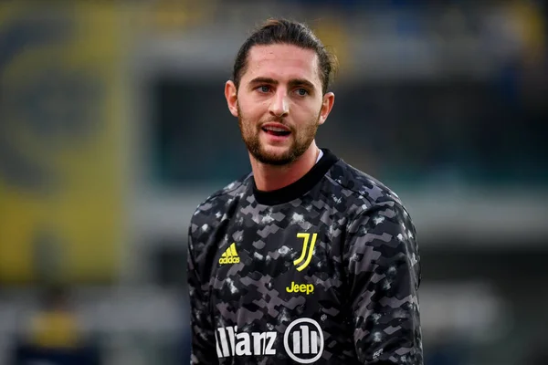 Adrien Rabiot (Juventus) İtalyan futbolu Serie A maçında ısınma turu sırasında Verona, İtalya 'daki Marcantonio Bentegodi Stadyumu' nda Hellas Verona FC - 30 Ekim 2021