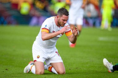 Roma 'nın Jordan Veretout portresi İtalya futbolu Serie A maçında Venezia FC' nin AS Roma 'ya karşı Venedik, İtalya' daki Pier Luigi Penzo Stadyumu 'nda oynadığı maçta bozuluyor ve tepki veriyor, 7 Kasım 2021 - Fotoğraf: Ettore Griffoni