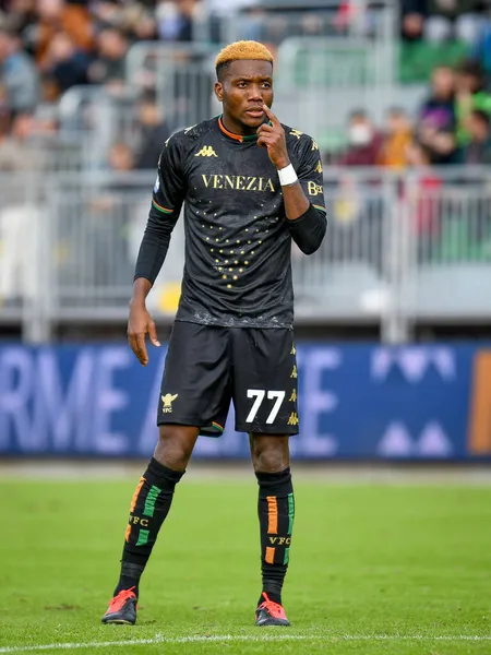 Venezia 'nın İtalyan futbolu Serie A maçında çekilen David Okereke portresi Venezia FC, İtalya' nın Venedik kentindeki Pier Luigi Penzo stadyumunda AS Roma 'ya karşı.